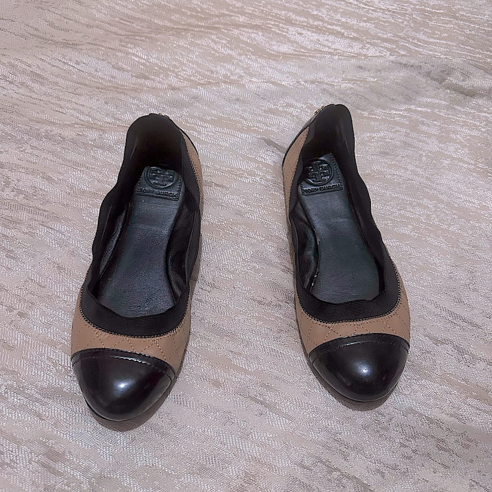 Tory Burch flats in very good condition size 9